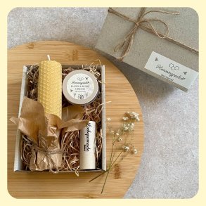 Gave�ske med et bivokslys, en lille creme, en l�bepomade