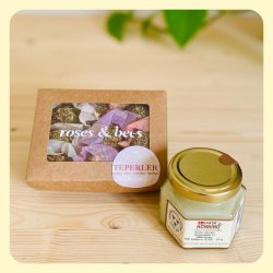 Gave�ske med h�ndlavede teperler og glas dansk honning fra Honningperler